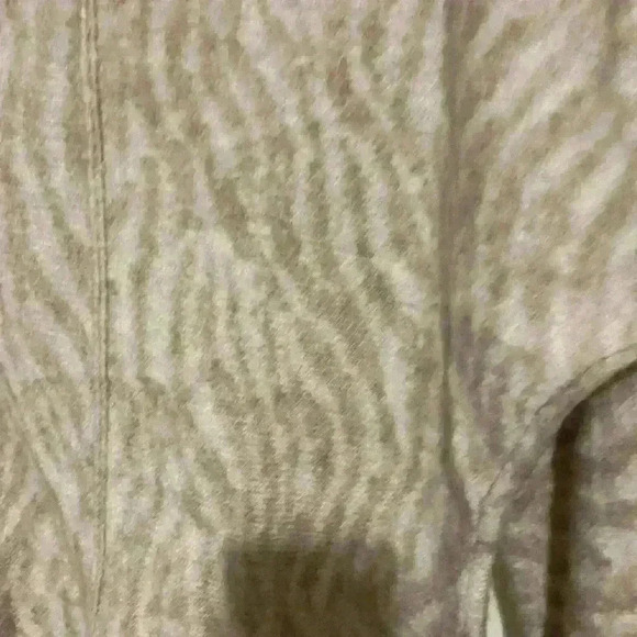Beige print Abercrombie & Fitch sweater Sz Large - Picture 15 of 16